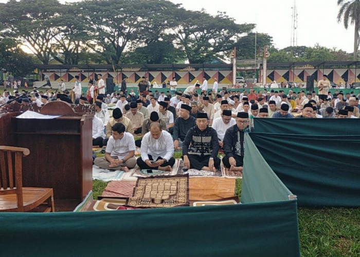 Sholat Idul Fitri di Lapangan Merdeka, Pj. Bupati Tanggamus Lampung Sampaikan Pesan Ini 