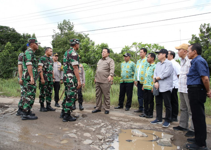 Gubernur Arinal Tinjau Jalan Di Rumbia Lamteng, Siap Kolaborasi Dengan Pemerintah Pusat Dalam Perbaikan