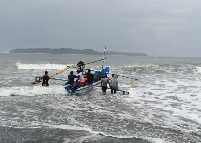 Hadapi Cuaca Ekstrem, PLN Jaga Pasokan Listrik di Pulau Terluar Lampung Tetap Aman saat Ramadhan dan Lebaran 