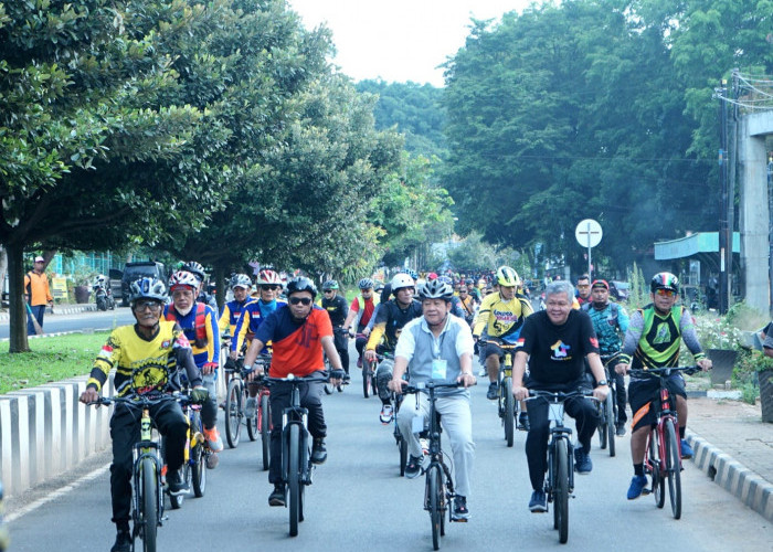 FEB Unila Adakan Fun Bike Puncak Peringatan Dies Natalis ke-57