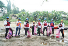 PTBA Gelar Susur Sungai, Angkut 1,56 Ton Sampah dari Sungai Enim