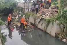 Hujan Deras, Tembok Bangunan di Jalan Antasari Bandar Lampung Roboh