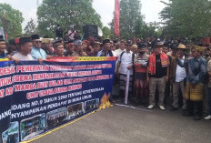 Ribuan Massa Marga Buai Bulan Sampaikan Aspirasi ke Pemkab dan DPRD Tubaba
