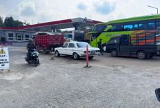 Pengguna Beralih ke Pertalite, Antrean SPBU Makin Padat di Jam Sibuk