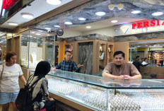 Harga Emas Terus Merangkak Naik, Pembeli Berkurang