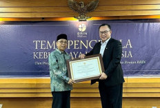 Komitmen Konservasi, Rektor Itera Terima Penghargaan dari BRIN