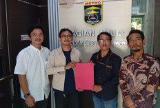 Jalan Rusak Tak Kunjung Diperbaiki, Wali Kota dan DPRD Metro Disomasi Warga