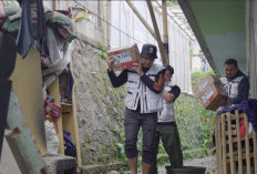 Tanggap Bencana Longsor Cisarua Kabupaten Bandung, BRI Peduli Salurkan Bantuan untuk Warga Terdampak