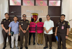 Akhir Penantian 7 Bulan, Dua Pejabat Bawaslu Tulang Bawang Ditahan Kasus Korupsi