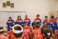 Dukung Pendidikan dan SDM, Dewan Komisaris Pertamina Berbagi Inspirasi kepada Siswa di Karangasem