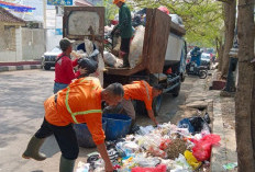 Ratusan Petugas Kebersihan Lampung Utara Protes Gaji Dipotong Juga Sesalkan Tak Ada THR