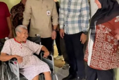 Turun Langsung Sapa Warga Bumi Waras, Bunda Eva Bagikan Kursi Roda hingga Alat Bantu Dengar