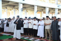 Sejarah Baru, Ribuan Jamaah Ikuti Sholat Idul Adha Perdana di Masjid Agung Al-Hijrah Kota Baru