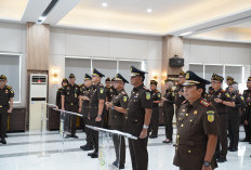 Lantik Tiga Kajari Baru, Kajati Lampung Tekankan Integritas dan Pelayanan Hukum