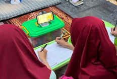 Tiga Kembar di Bandar Lampung Ini Harus Belajar Daring Akibat Abu Vulkanik Krakatau