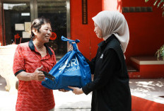 Tebar Kepedulian di Hari Raya Waisak, BRI Peduli Bagikan 1.000 Paket Sembako bagi Umat Buddha