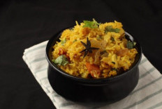 Resep Nasi Kuning Rice Cooker: Anti Gagal, Pulen, Harum, Dan Awet!