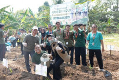 PKKMB Hari Kedua Teknokrat Diwarnai Aksi Hijau Maba Tanam Herbal hingga Tebar Benih Ikan