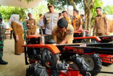 Dukung Swasembada Jagung dan Kendalikan Inflasi, Kelompok Tani di Gadingrejo Terima Bantuan Alsintan