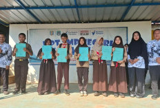 Bagikan Rapor, UPT SMPN 7 Banjit Umumkan Juara Kelas