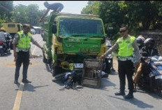 Gagal Nyalip di Tikungan Jalinbar Pajaresuk, Pemotor Asal Tanggamus Tewas Dihantam Truk Pasir