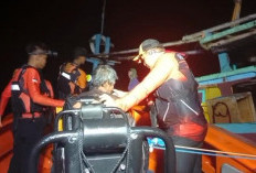 Sempat Hilang Kontak karena Mati Mesin Kapal, 4 Nelayan Ini Dievakuasi Selamat oleh Basarnas Lampung 