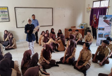 Asah Nalar Rekayasa Sejak SMA, Teknokrat Latih Siswa Bangun Jembatan dari Stik Es Krim