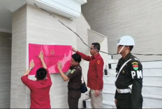 Kasus Korupsi Proyek Spam, Kejati Lampung Segel Rumah Eks Bupati Pesawaran Dendi Ramadhona