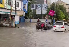 Hujan Deras Guyur Pringsewu Perempatan Pasar Induk Terendam Banjir Setinggi 40 cm, Arus Lalu Lintas Dialihkan