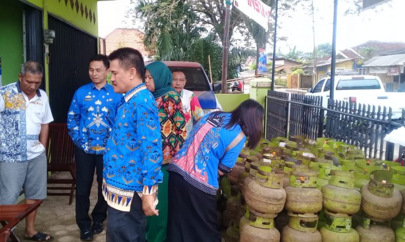 Dispar Lampura Sidak Agen Gas LPG 3 Kg