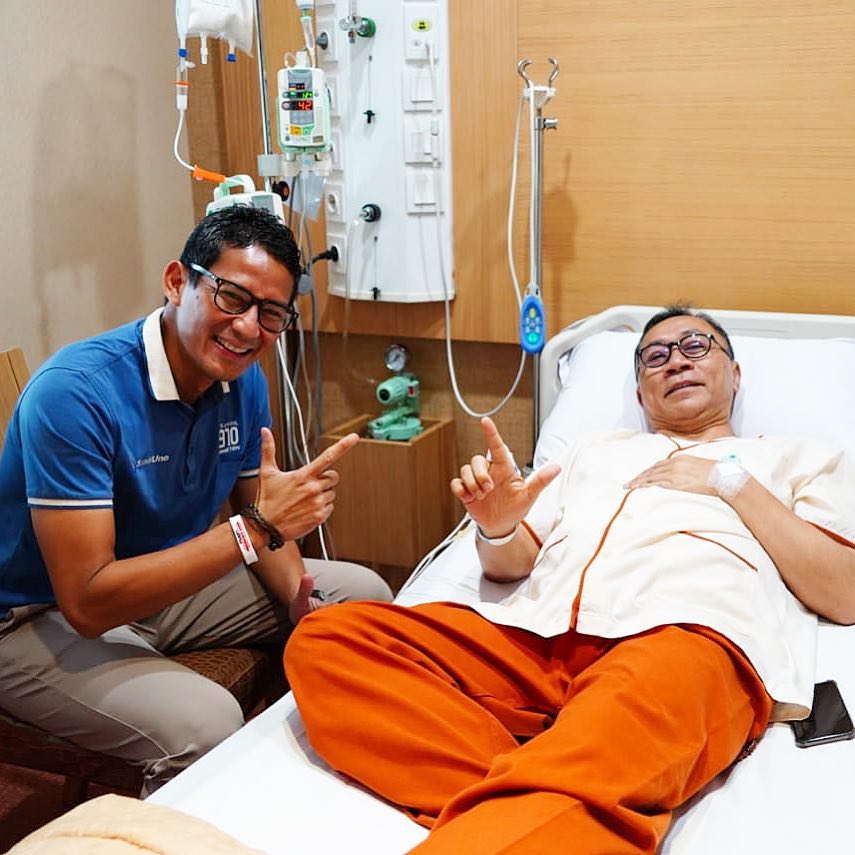 Sandiaga Jenguk Zulhas di Rumah Sakit MMC Jakarta