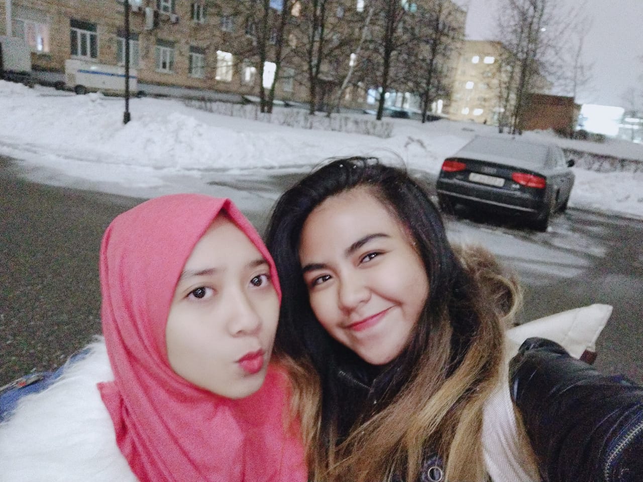 Selfi dan Awa Bawa Nama Lampung dan Darmajaya ke Rusia