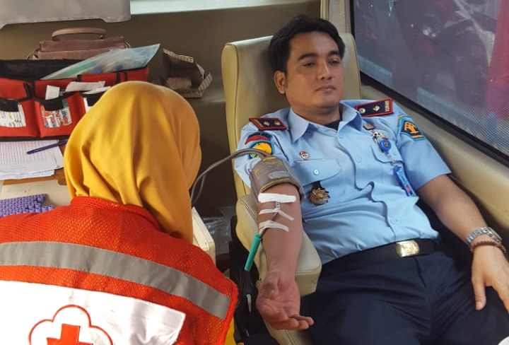 Hari Bhakti Pemasyarakatan, Petugas Rutan Krui Donor Darah  