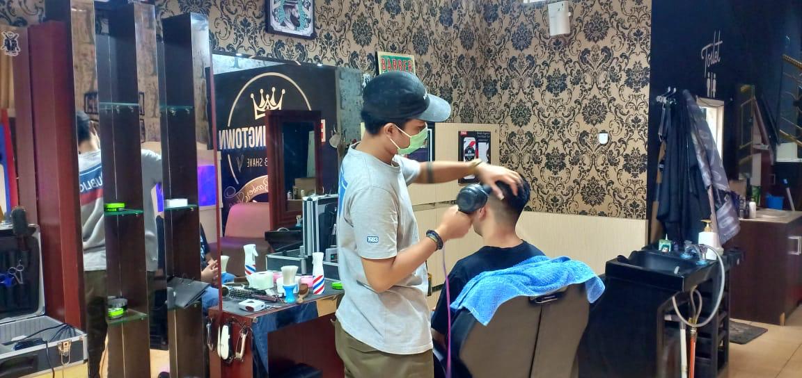 Barber Kingtown Beri Potongan Harga