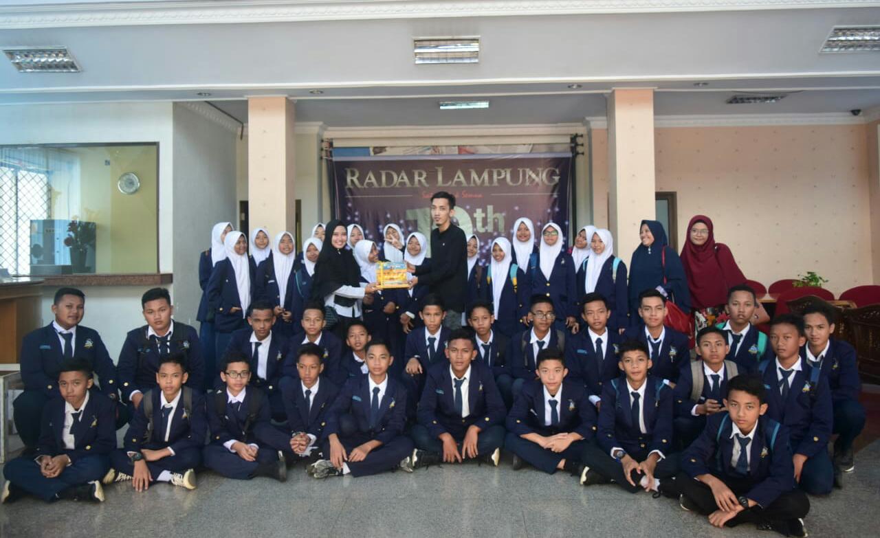Kunjungan Perdana Media Massa, SMP IT Insan Mulia Bording School Pilih Radar Lampung