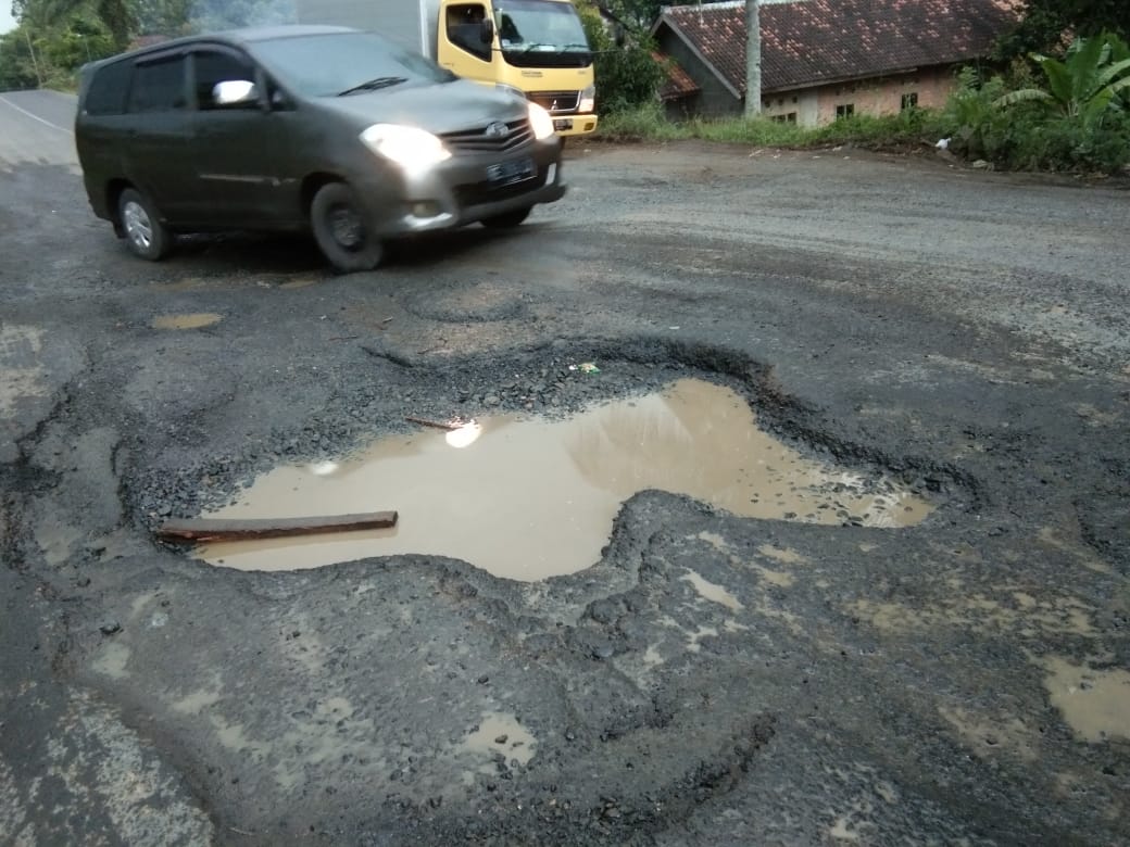 Jelang Arus Mudik, Jalintengsum Rusak Parah