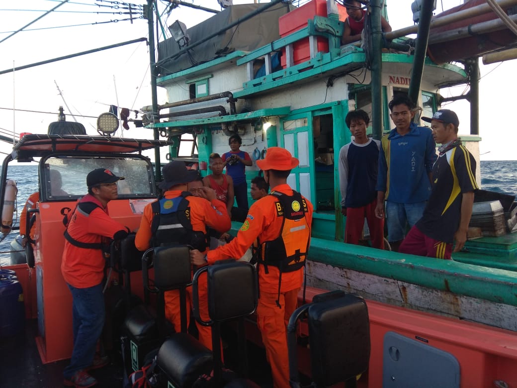 Kapal Terbalik di Laut Lamtim, 9 Kru Selamat