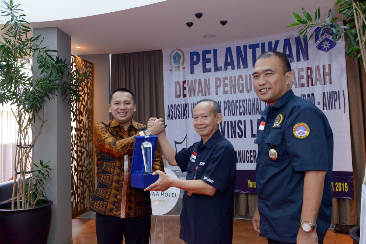 Gubernur Lampung Dianugrahi Penghargaan Tokoh Pembangunan Oleh AWPI Lampung