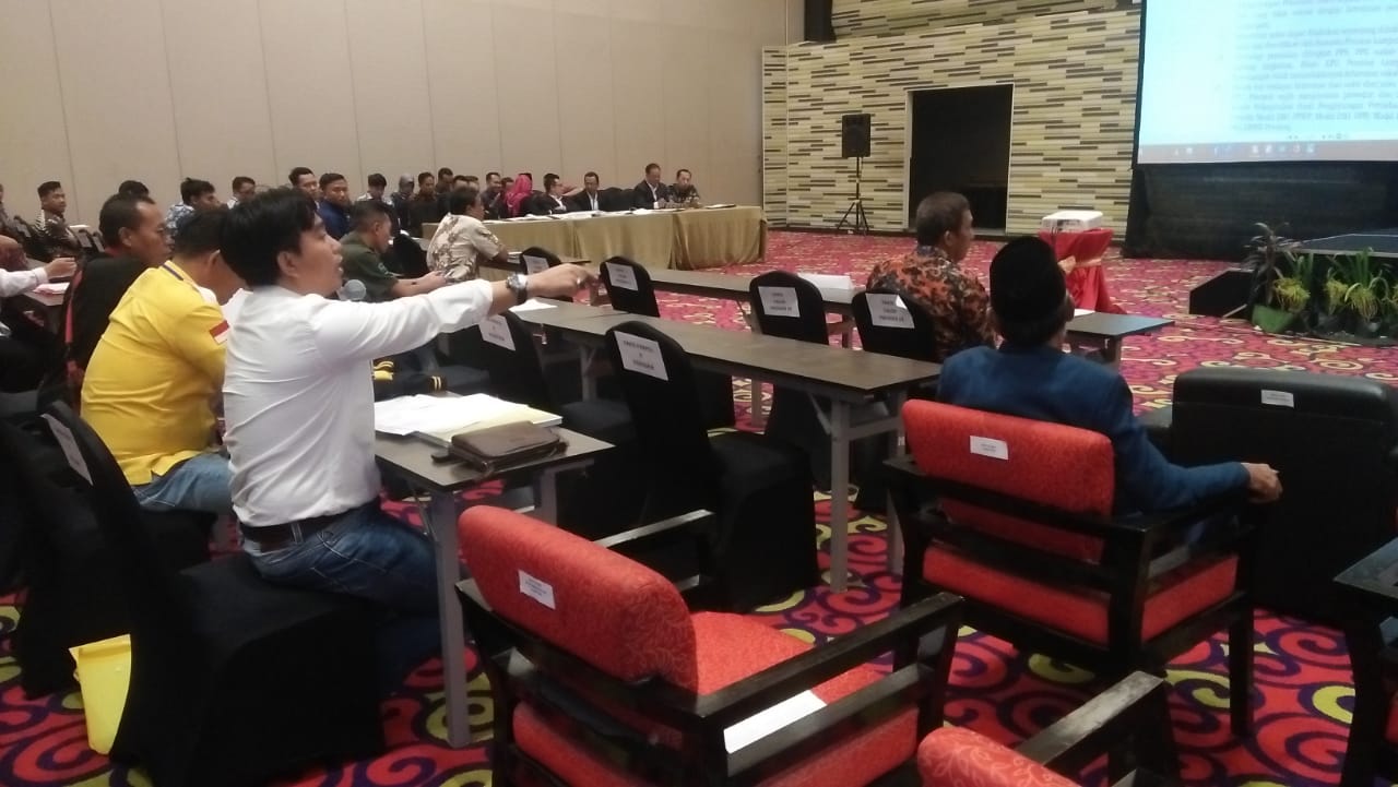 Pleno KPU Lampung Hujan Intrupsi