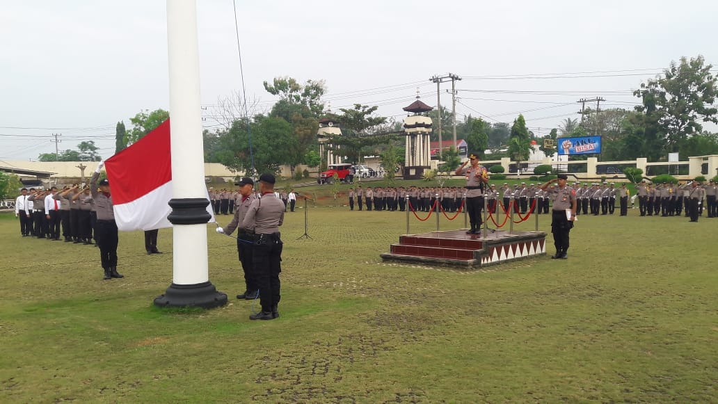 Kapolres Lampura Pimpin Upacara Harkitnas