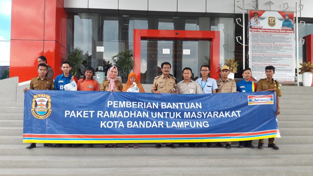 Indomaret Lampung Bagikan 100 Paket Ramadan