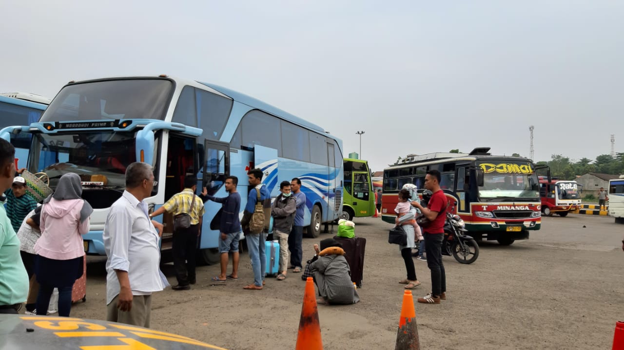 Puncak Arus Balik di Terminal Rajabasa  Diprediksi hingga Besok