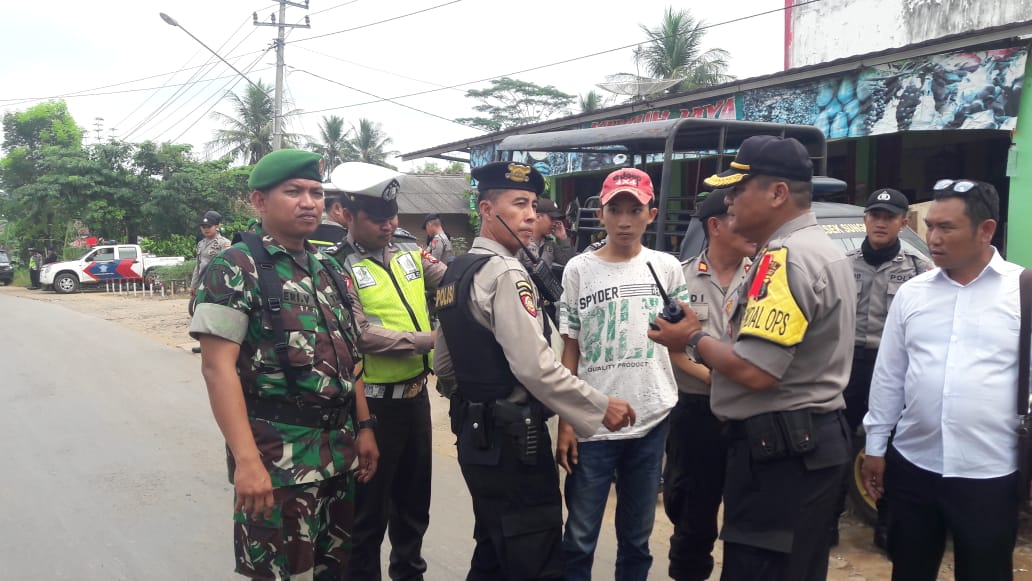 Patroli Gabungan Ciduk Pemuda Bawa Sajam