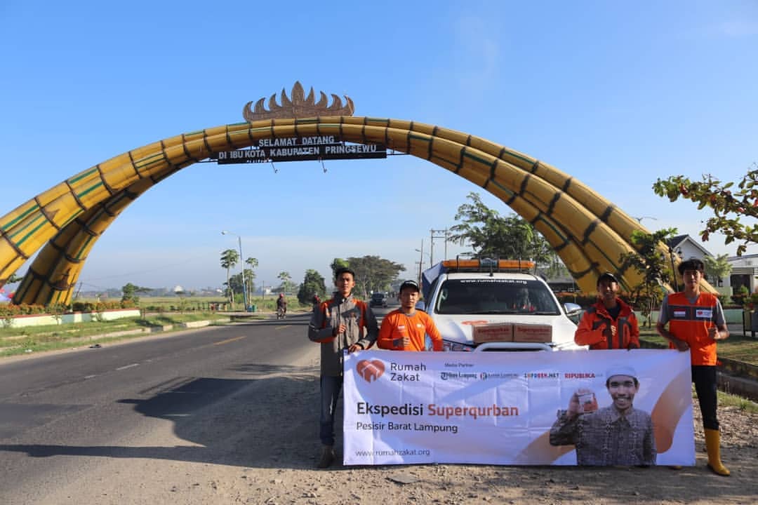 Ekspedisi Superqurban Sasar Pesisir Barat Lampung