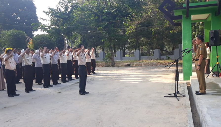 Papan Reklame di Lamtim Tidak Berizin, Robohkan!