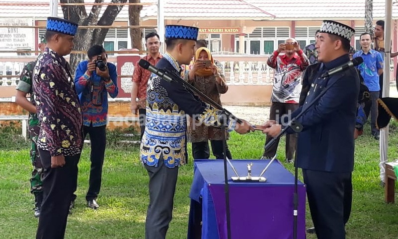 Pisah Sambut, Dendi Beri Tugas Kepada Plt. Camat Negerikaton