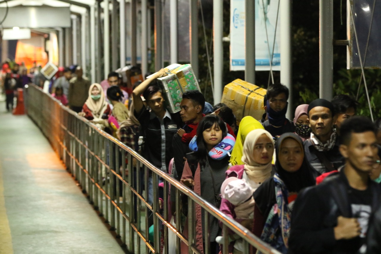 Jumlah Pemudik Turun, Merak dan Bakauheni jadi Pelabuhan Tersibuk