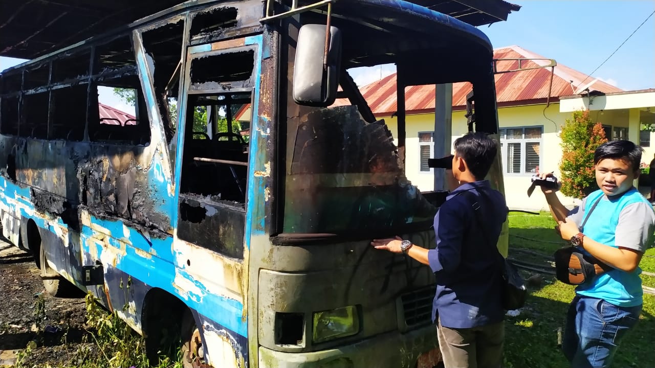 Randis Tua Tempat Nongkrong ABG Terbakar