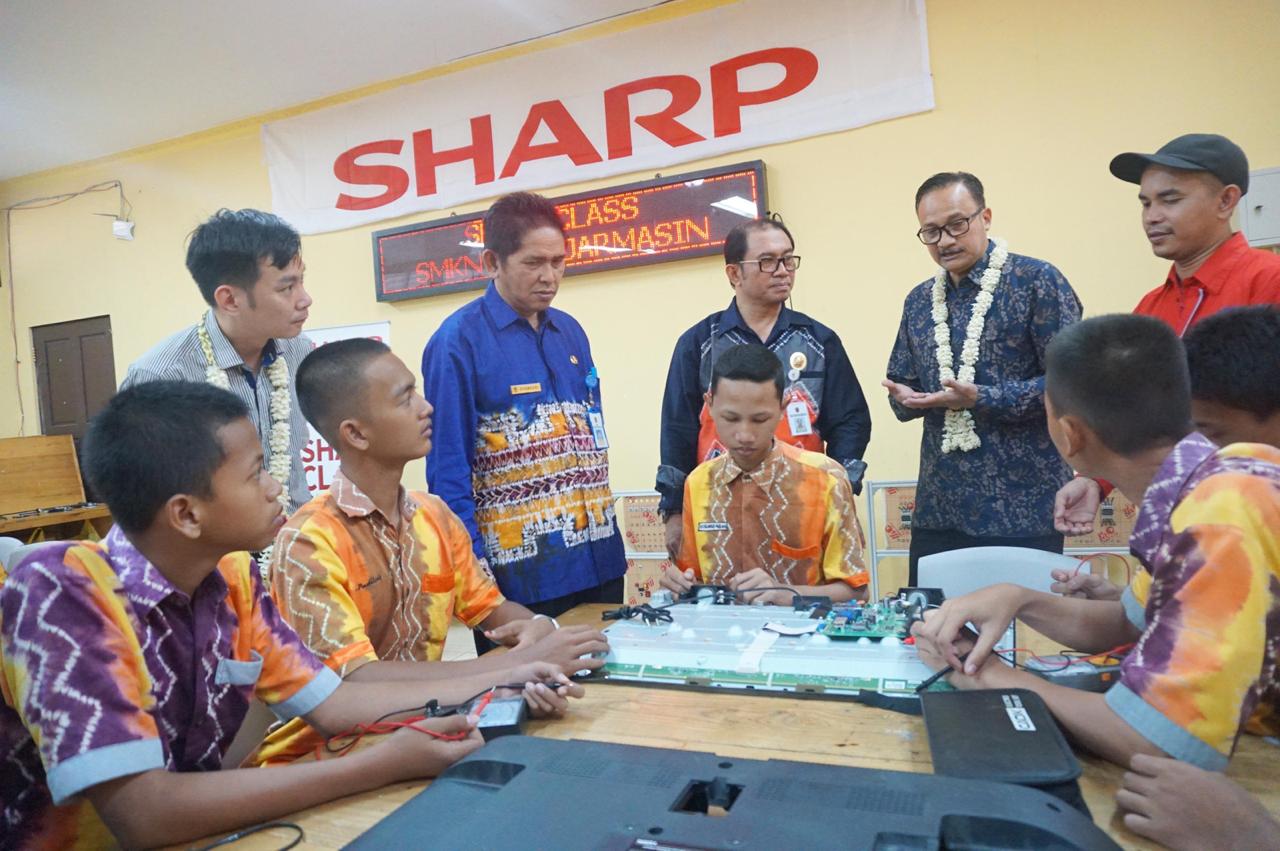 Sharp Indonesia Persiapkan Lulusan Siap Kerja