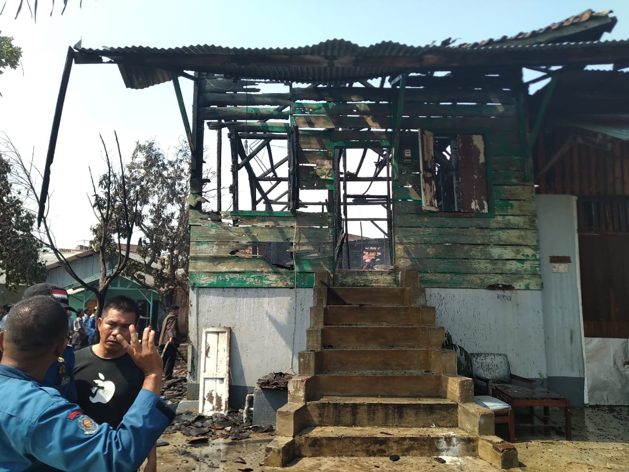 Rumah Semi Permanen di Pasar Tempel Rajabasa Terbakar